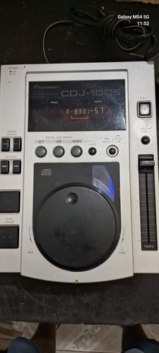 Cdj 100s Pioneer Com Defeito (leia Com Atenção)!!!!!!!!!!!!! (Usado)