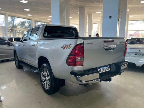 Toyota Hilux Srx 4x4 Manual Año 2017 Color Gris