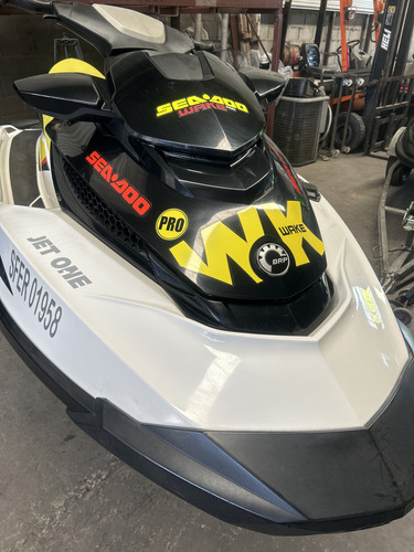 Moto De Agua Seadoo Wake 215 2015