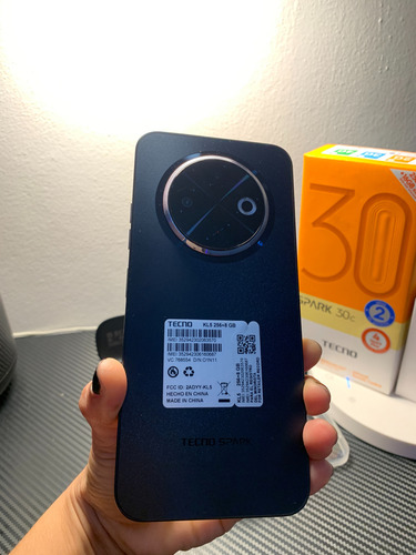 Celular Tecno Spark 30c Dual Sim 256gb 16gb (8gb + 8gb) Negro (Usado)