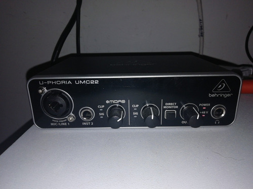 Interfaz Behringer Umc22