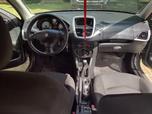 Peugeot 207 1.4 Sedan Allure 75cv 2013