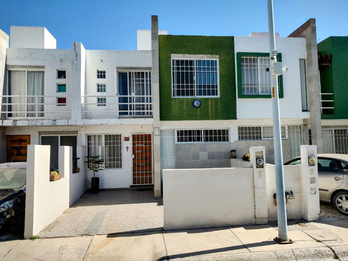 Casa En Venta En Santuarios, Corregidora, Querétaro