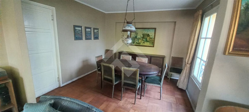 Casa En Venta De 5 Dorm. En Ñuñoa