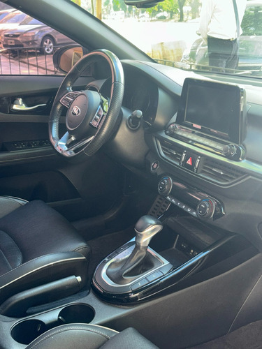 Kia Cerato 2.0 Sx At6 4 p