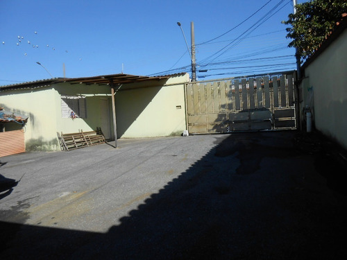 Casa Com 3 Quartos E Suite Com 8 Vagas De Garagem No Bairro Novo Riacho - 1607