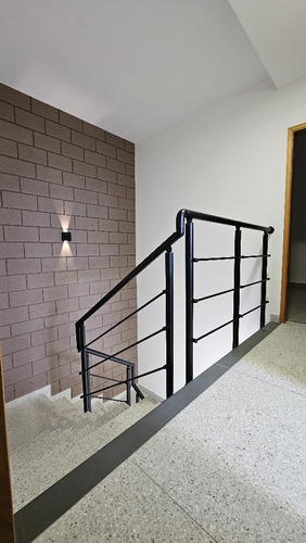 Casa Sobrado De 3 Quartos, Com Suíte