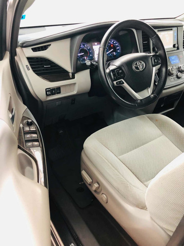 Imagen 9 de 12 de Toyota Sienna 2017 3.5 Xle At