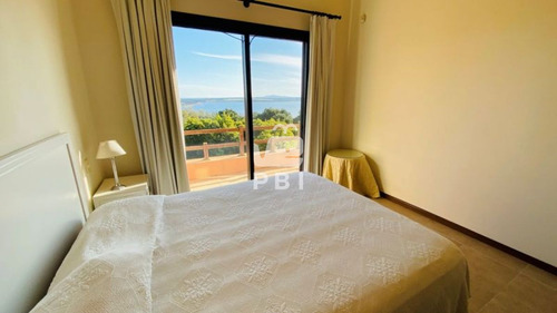 Casa En Venta Las Cumbres 3 Dormitorios - Ref : Pbi598