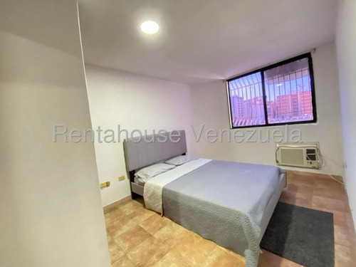Holder.rah Alquila Apartamento En La Urbanizacion La Soledad Tipo Estudio 25-16796