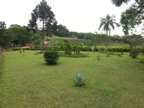 Vendo Chácara Terreno Limpo P/ Plantio Construção De Chalés Ou Centro De Distribuição Com 2 Casas Simples Em São Roque A 3km Estrada Do Vinho E Vinícola Góes Excelente Localização Acesso Fácil Estrada