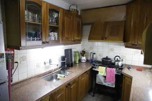 ¡¡una Casa Excepcional!! Con 5 Habitaciones Y 2 Baños. Barbacoa, Parrillero Y Azotea Uso Exclusivo!