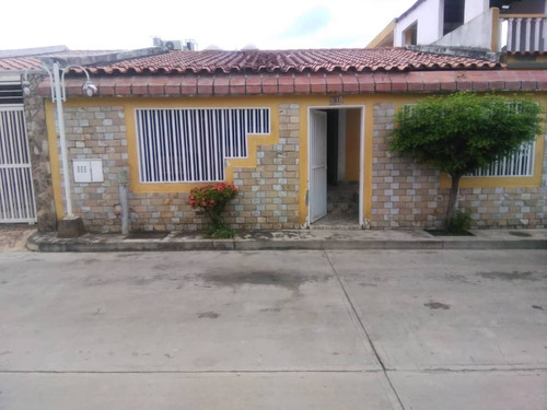 Vendo Casa 190m2 4h/3b/2pe Vista Linda 3802