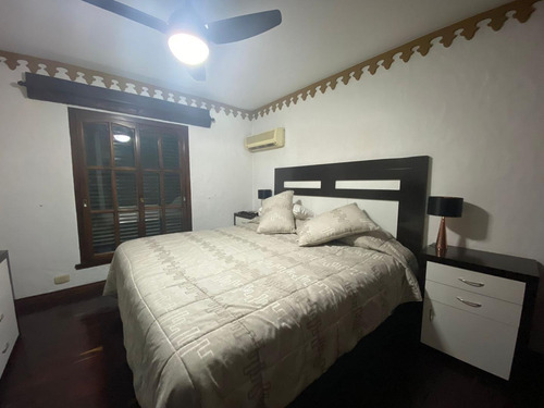 Imagen 8 de 20 de Hermoso Chalet En Venta A Metros Del Centro Comercial