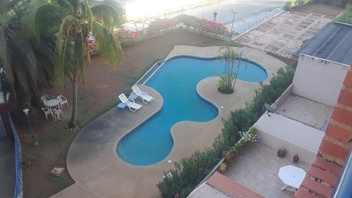 Imagen 2 de 13 de Apartamento De 3 Niveles Con Vista Al Mar Urb. Cima Real