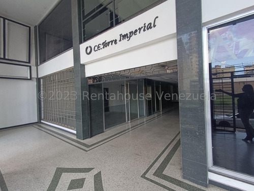 Local Comercial En Venta Oficina Remodelado Pisos Porcelanato Cc Imperial Zona Centro Maracay Vigilancia Estef 24-11363