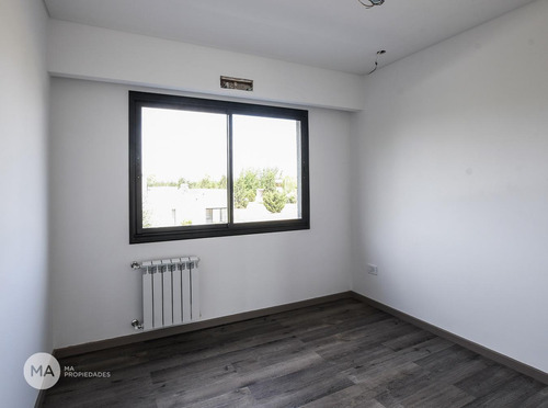 Casa 3 Dormitorios, Jardín, Piscina - Puerto Roldán Barrio Cerrado - Roldán | Venta