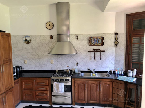 Excepcional Chalet De Estilo Sobre Lote Doble - Venta Directa!!