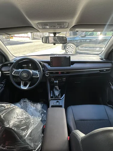 Toyota Yaris G Sedan Plata