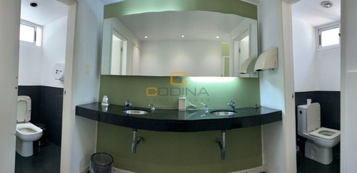 Edificio Corporativo En Alquiler, 9 Privados, 3 Baños Y 2 Patio - Canelones- Parque Rodó