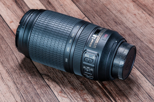 Imagem 1 de 5 de Lente Nikon Af-s Nikkor 70-300mm 4.5-5.6g If-ed Vr
