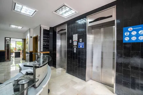 Oficina En Arriendo/venta En Versalles. Cod A1023065