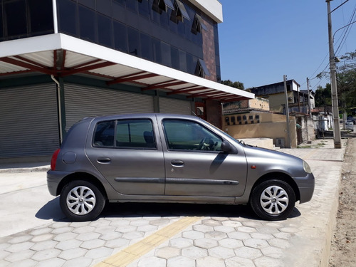 Imagem 7 de 12 de Renault Clio 2001 - Rn 1.0 Hatch - Ar Cond. - Vid Elet. 4 Pt