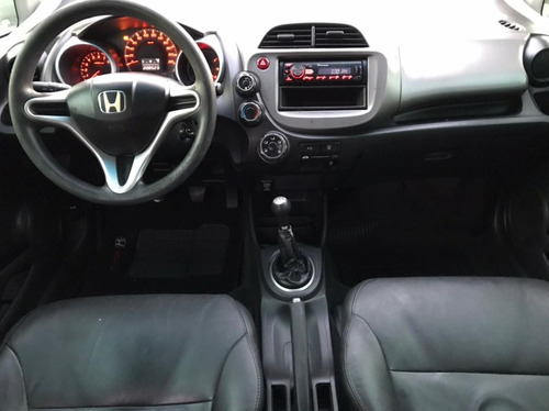 Imagem 2 de 5 de Honda Fit