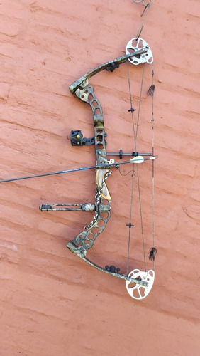 Arco Bowtech Compuesto De 70lbs Muy Completo