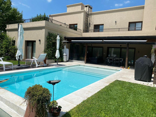 Excelente Casa En Santa Ana! Posible Permuta O Financiación!