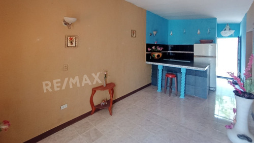 Imagen 2 de 17 de Casa En Urb. Los Veleros, Los Millanes