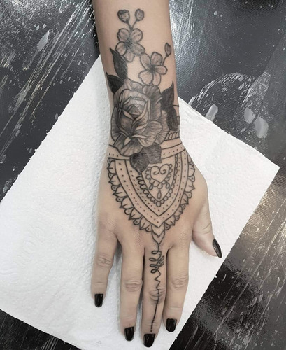 Imagem 3 de 5 de Tatuagem