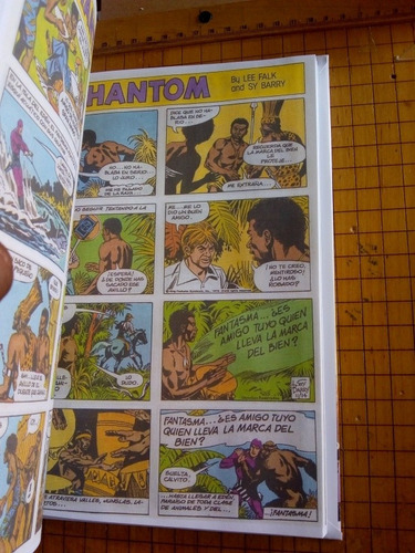 Imagen 2 de 5 de Cómic El Fantasma Que Camina Español Pasta Dura Tomo 1
