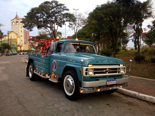Ford F600 Guincho Antigo