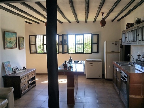 Townhouse En Conjunto Rompe Olas, El Tirano Ic-00005