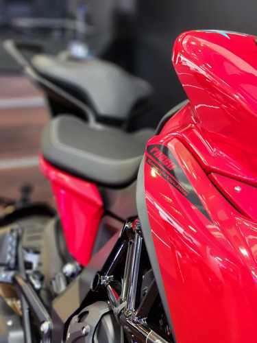 Imagen 8 de 25 de Mv Agusta Turismo Veloce Rosso No Ducati, No Multistrada