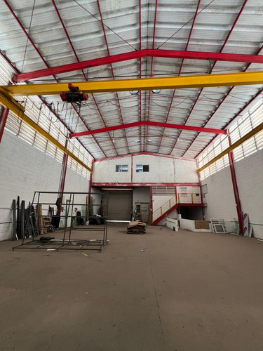 Galpão Comercial Com 500m² De Area Com Ponte Rolante De 3 Toneladas - Em Santana De Parnaiba - Sp / Proximo A Cajamar - Sp