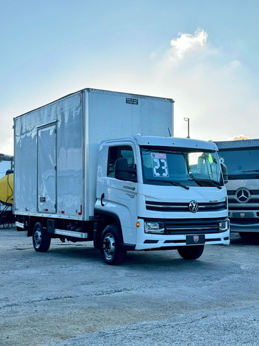 Volkswagen Express + 4x2 2023 - Baú Carga Seca