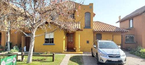 Portal Propiedades Vende, Casa 4d. + 4b., Sector Arqviva