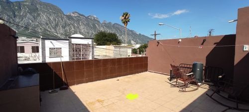Imagen 3 de 18 de Ad Venta De Hermosa Casa En Calle Cerrada