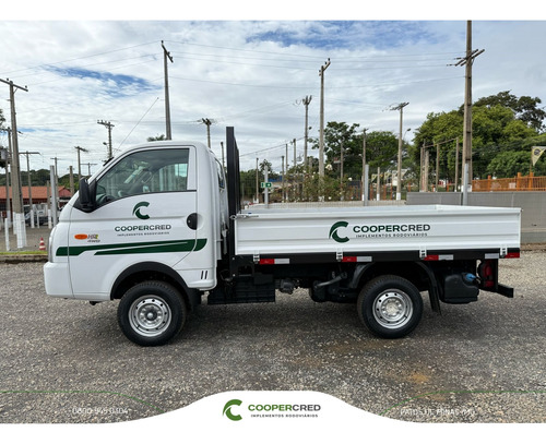Hyundai Hr 24/25 Branca Com Carroceria Facchni