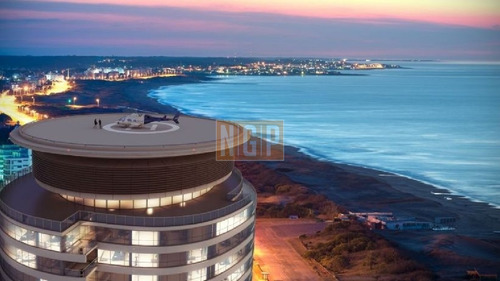 Imagen 7 de 7 de Departamento En Punta Del Este, Torre Cuenta Con Todos Los Servicios.