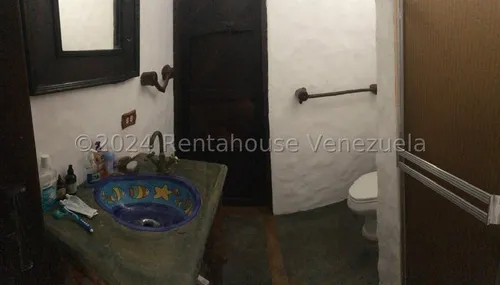Bellisima Propiedad, Casa Estilo Colonial En Venta Ubicada En Oripoto 24-27451