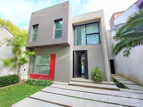 Imagen 1 de 23 de Casa En Venta En Ranelagh De 5 Ambientes Jardín Quincho