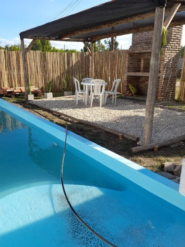 Imagen 2 de 7 de Quincho En Venta, Calle Carranza, Brandsen