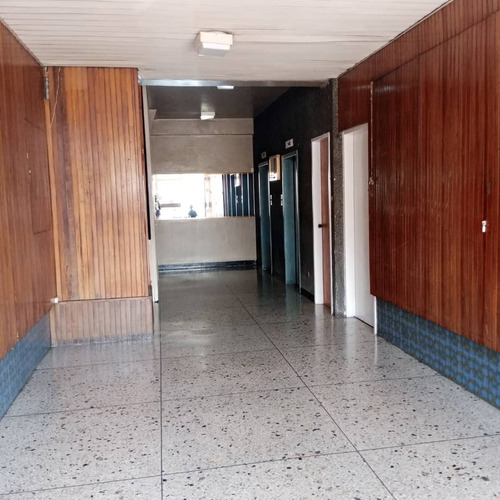 Amplio Penthouse Con Terraza En El Paraíso