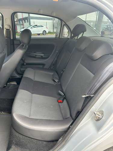 Volkswagen Voyage 1.6 MSI Flex 8V 4p