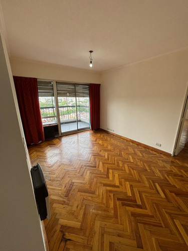 Depto De 4 Amb Con Balcón, Cochera Y Sum En Villa Real