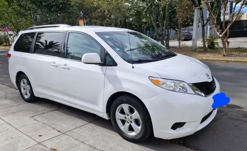 Toyota Sienna 3.5 Le Mt