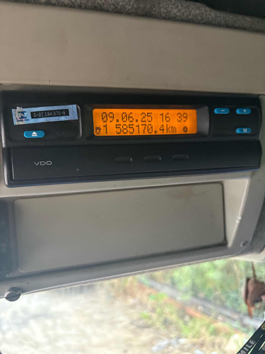 Iveco Tector 240e25s Com Baú Para 22 Paletes